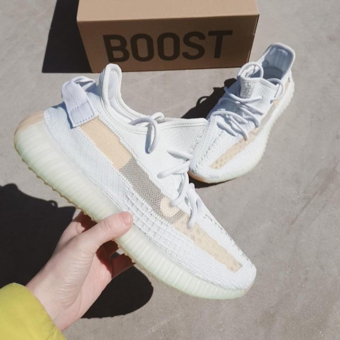 SNKR Kuwait Yeezy 350 V2 Hyperspace Facebook