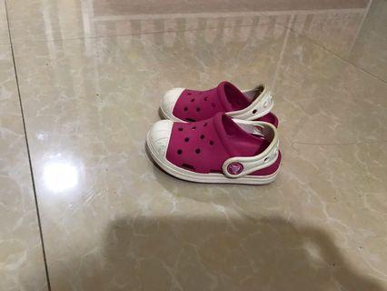 pink original crocs sandals