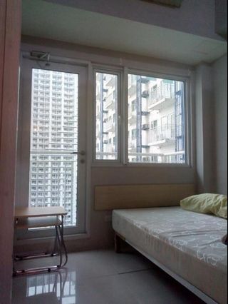 1 bedroom with balcony in Grass Residences