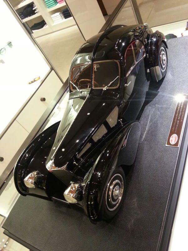 Amalgam 1 8 Scale Model Of A 1938 Bugatti Type 57sc Atlantic Coupe Luxury Accessories Others On Carousell