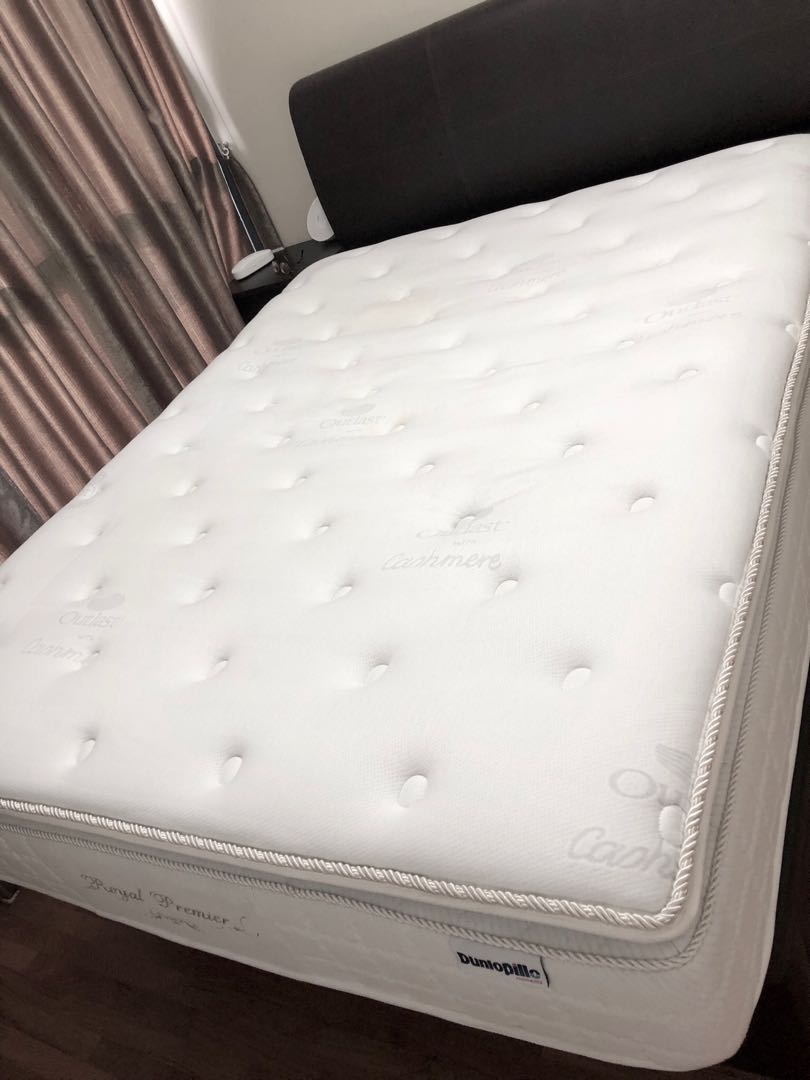 Dunlopillo Royal Premier Queen size, Furniture & Home Living, Furniture, Bed Frames & Mattresses