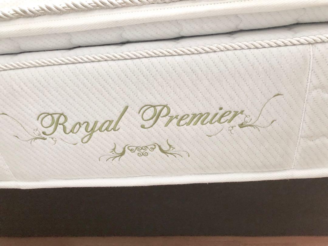 Dunlopillo Royal Premier Queen size, Furniture & Home Living, Furniture