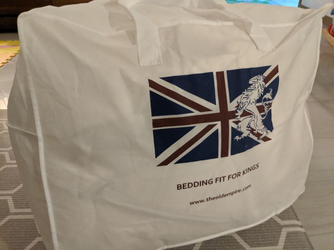 FREE! The Old Empire mattress topper, king size, Furniture & Home