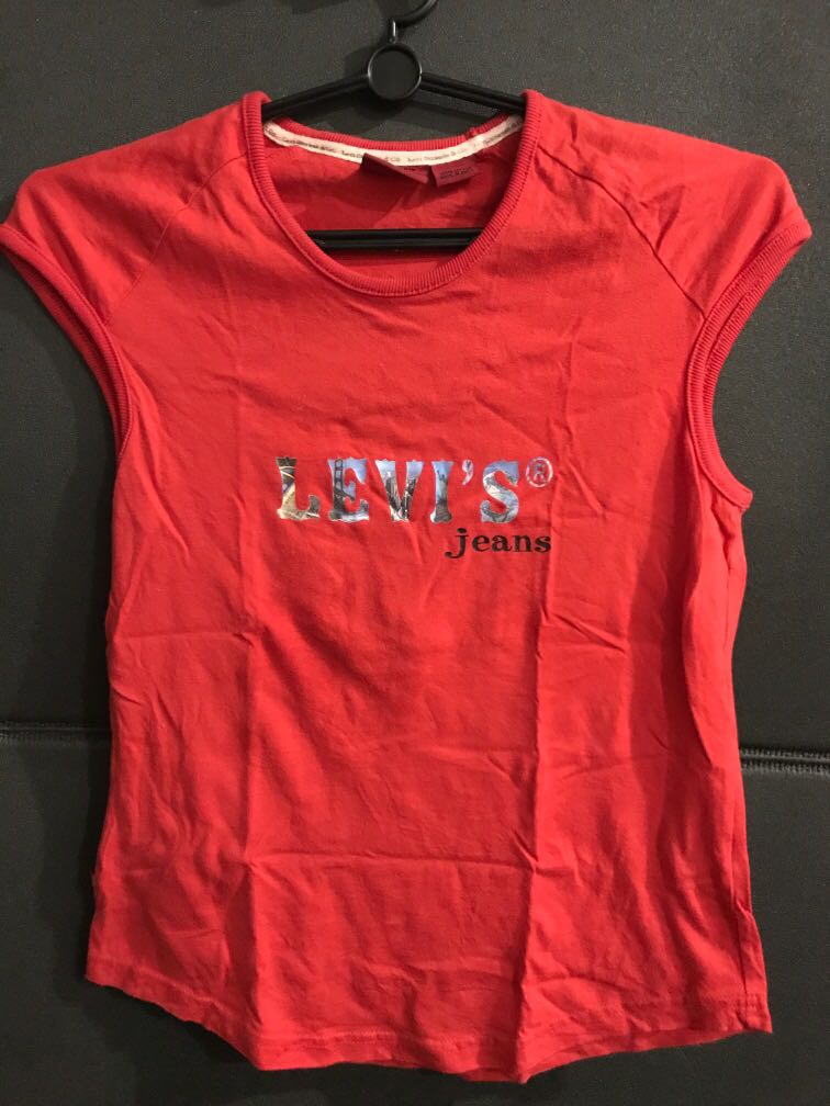 levis red top