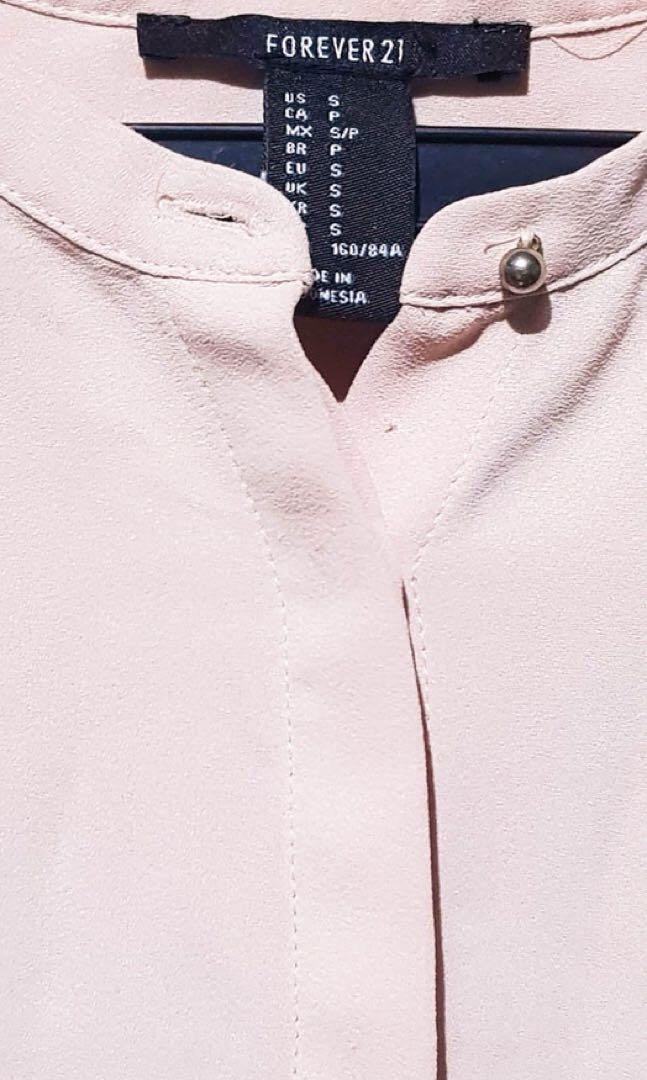 Light Pink Top (Category: Others Tops) located in Makati City. Submitted by tinalopez (Listing ID 239598573, Image 2). Description: •no flaws.