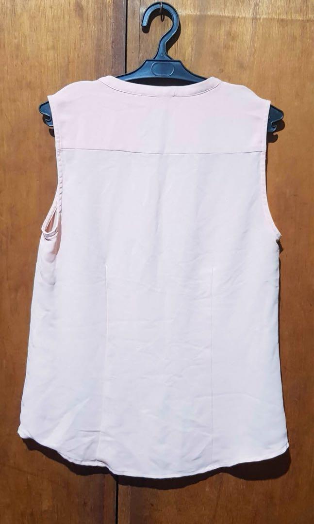 Light Pink Top (Category: Others Tops) located in Makati City. Submitted by tinalopez (Listing ID 239598573, Image 3). Description: •no flaws.
