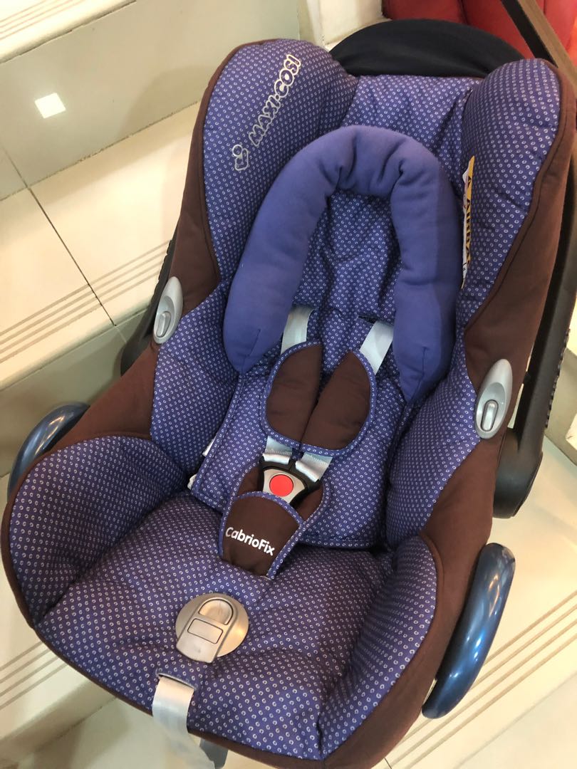 maxi cosi cabriofix and familyfix base