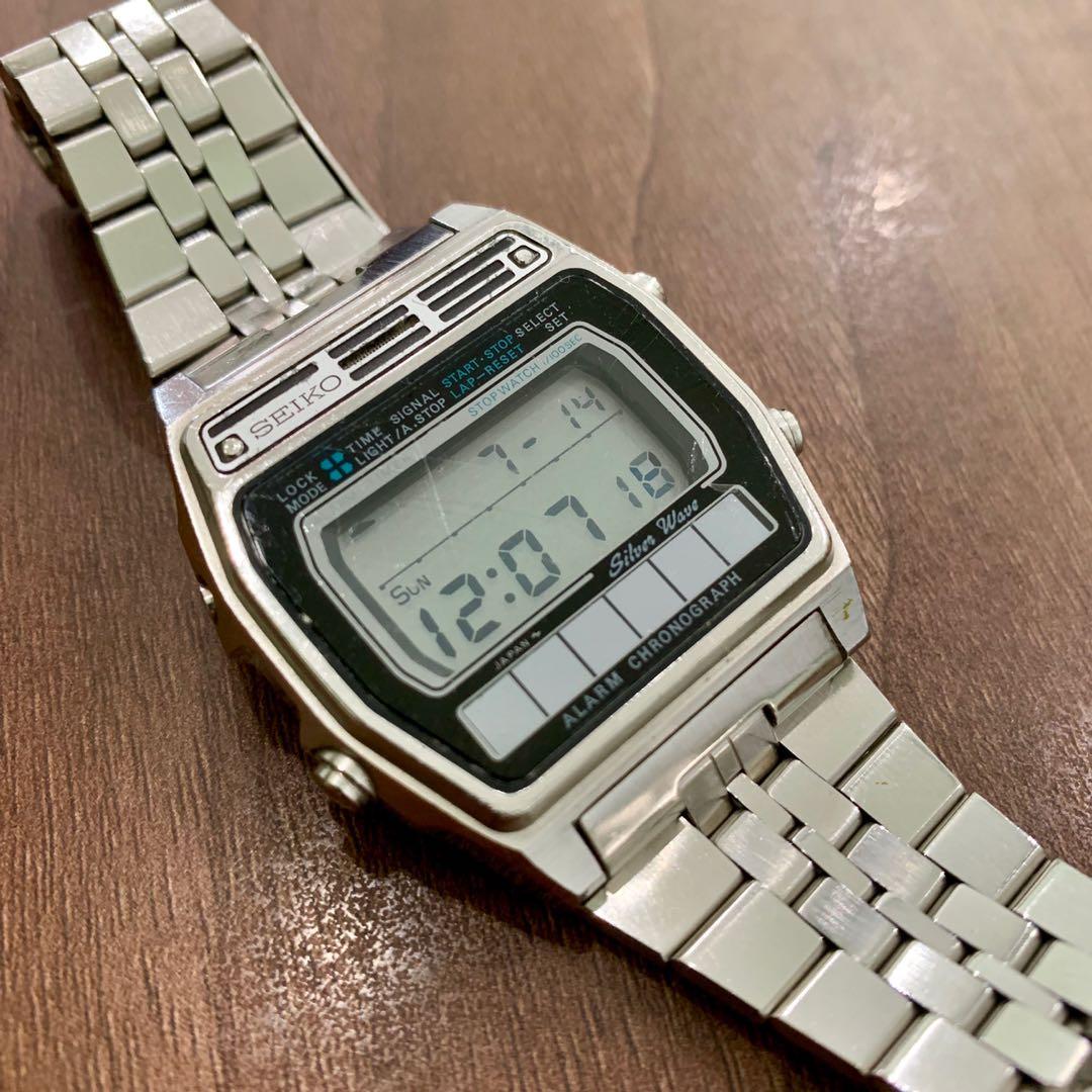 Seiko A258-5000 Silver Wave LCD Solar Digital Watch, Men's Fashion