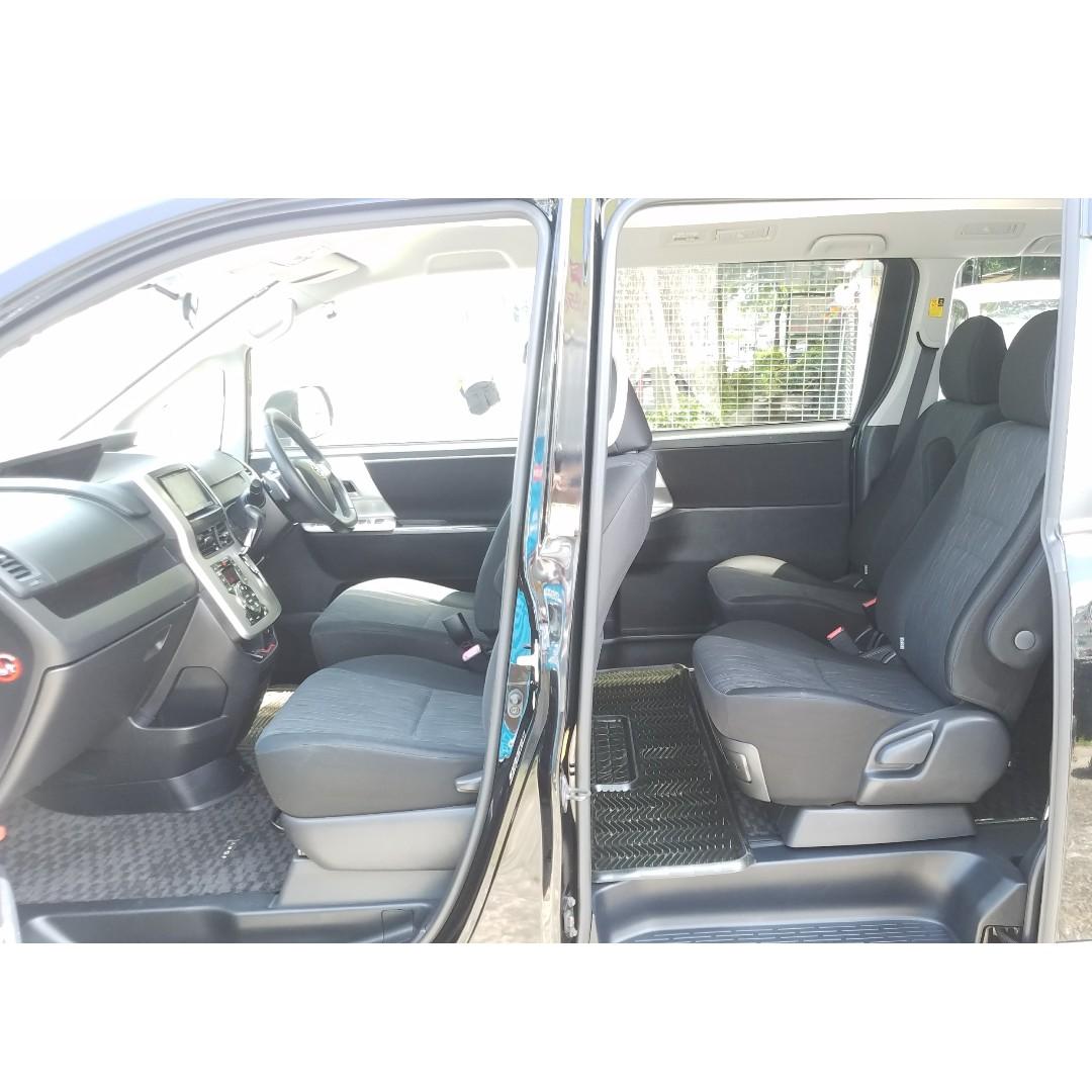 11 豐田toyota Voxy Zs Valve Matic Facelift 2 0 7座 車 車輛放售 Carousell