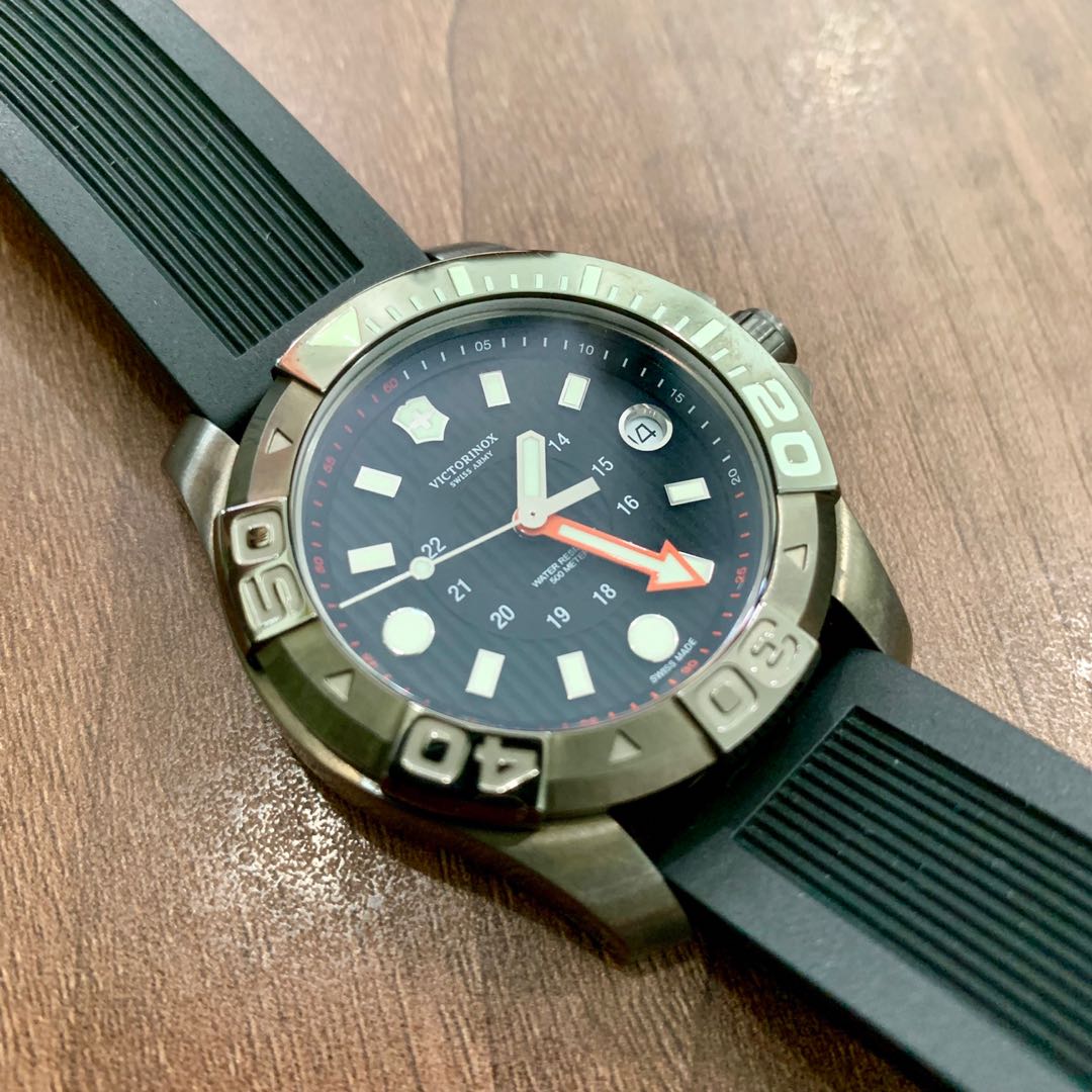 Victorinox dive shop master 500 quartz