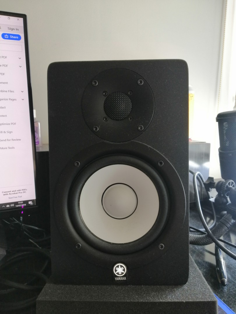 Yamaha HS5 monitor speakers PAIR with cables