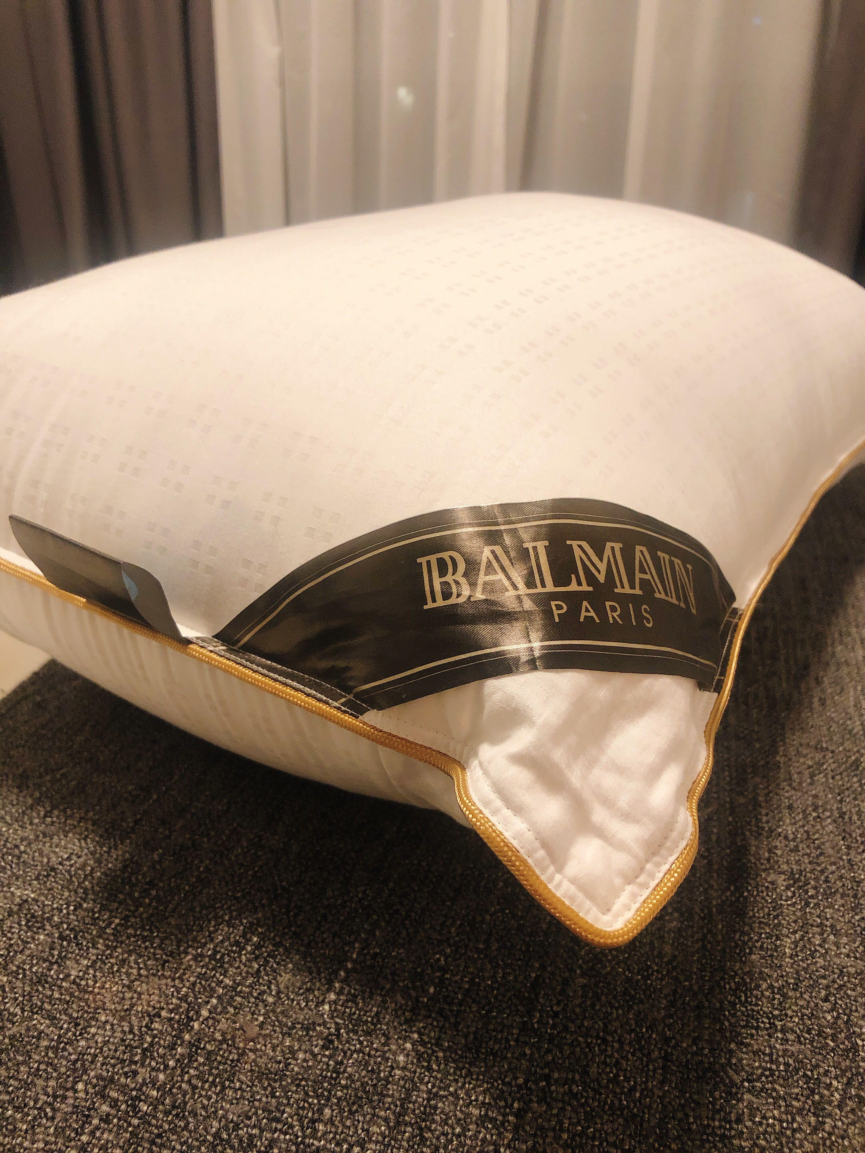 2 Balmain Paris 100 Down Feet Fiber Pillows Furniture Beds