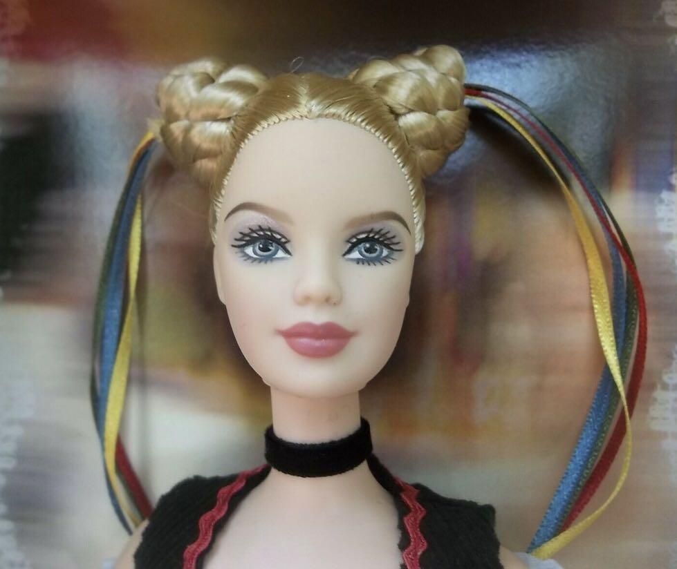 Barbie Collector - Festivals of the World Oktoberfest (Pink Label), Hobbies & Toys, Collectibles