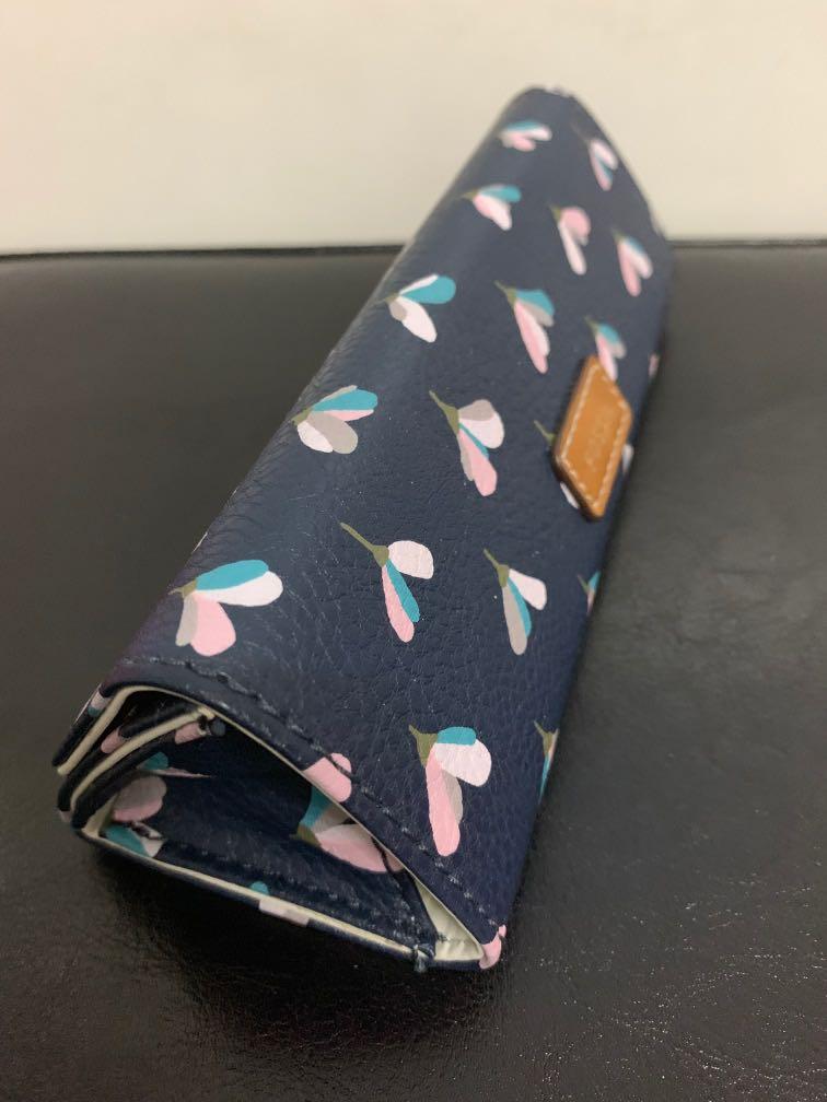 Fossil glasses case, Luxury, Accessories on Carousell