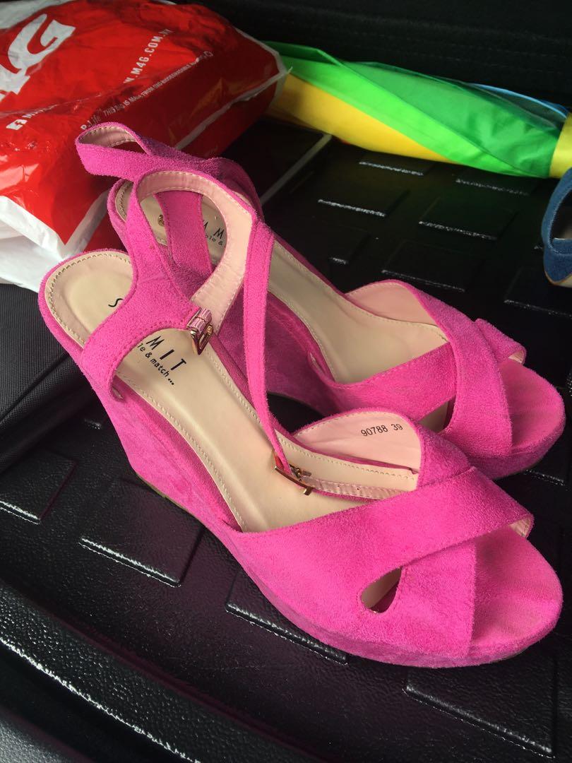 high heels in pink