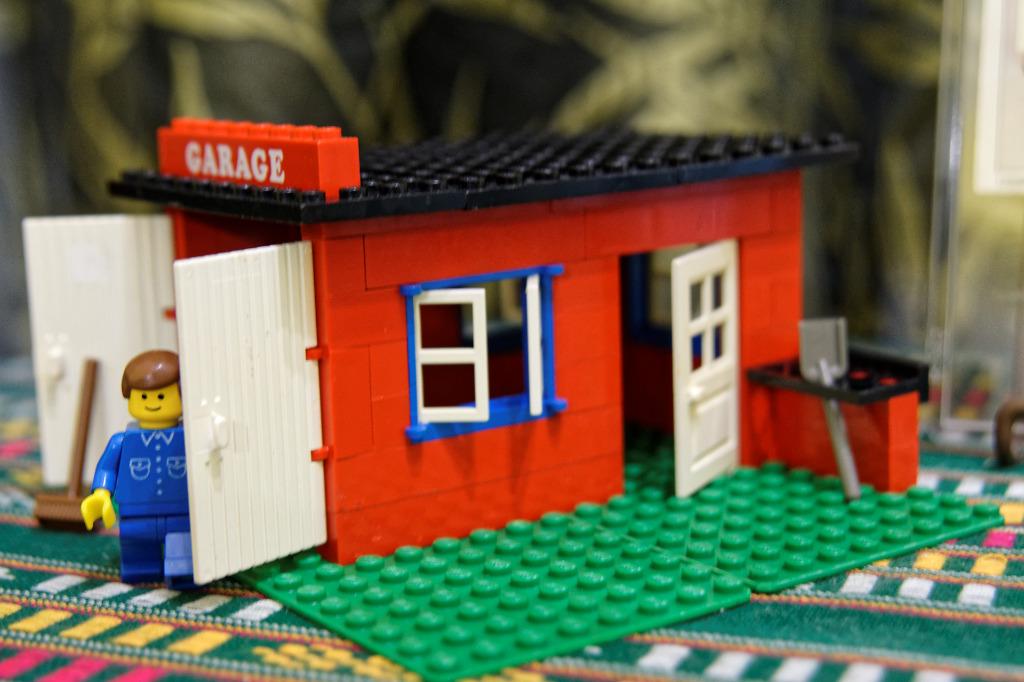 Lego classic 2025 garage