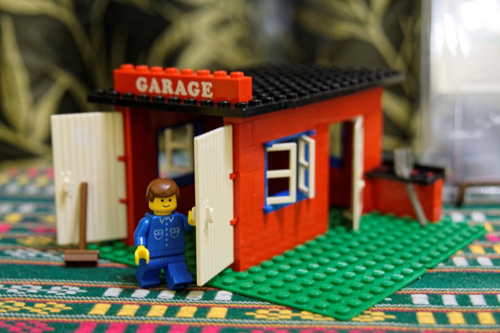LEGO CLASSIC TOWN 361 Garage 1979 SUPER Vintage Item