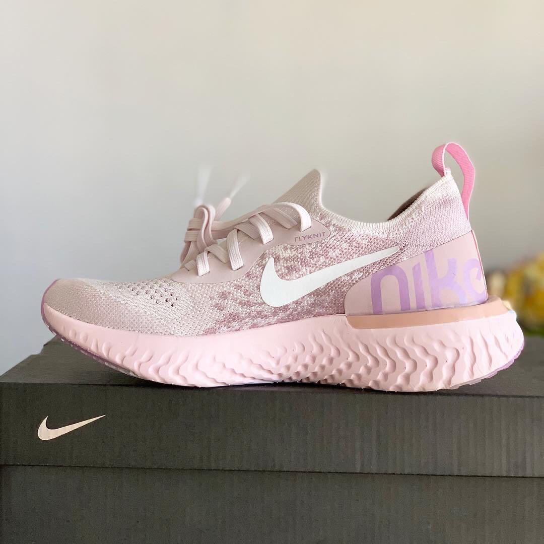 nike legend react pink