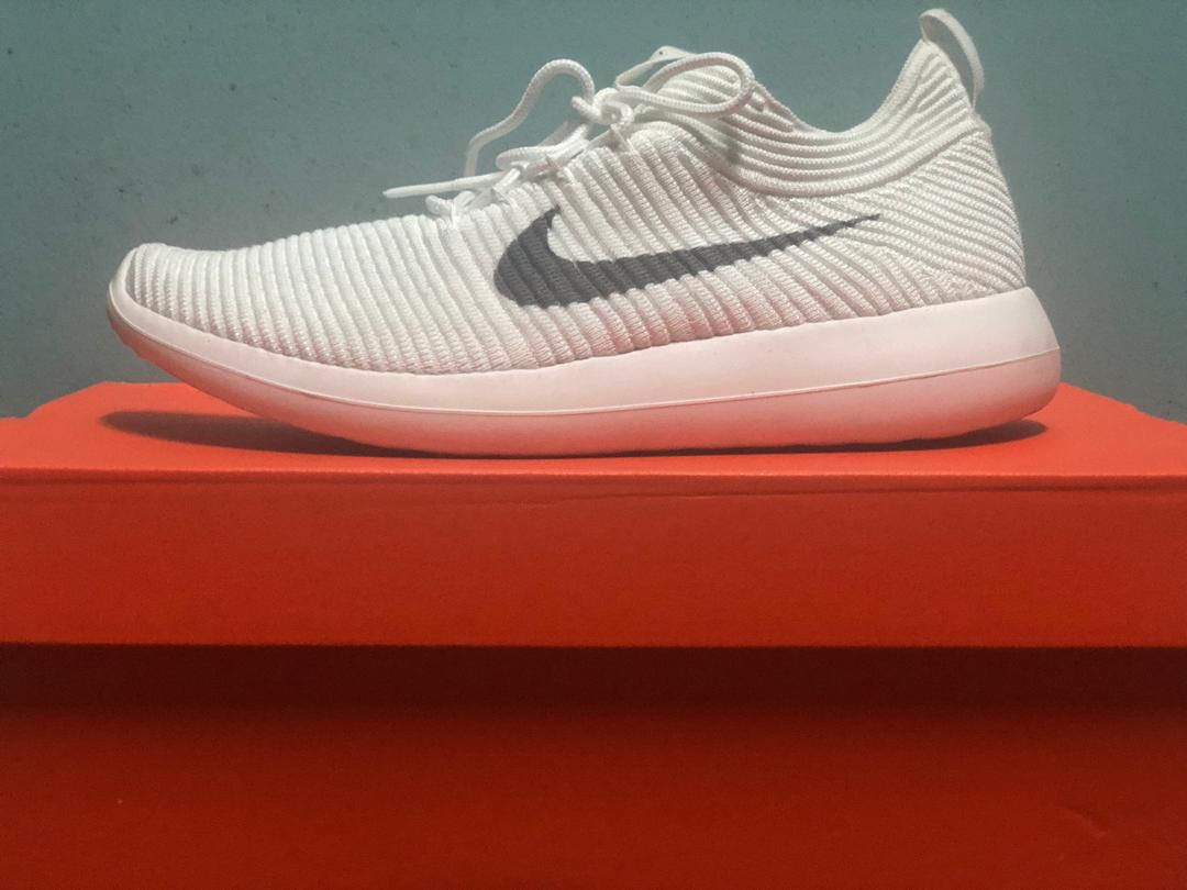 roshe two flyknit v2