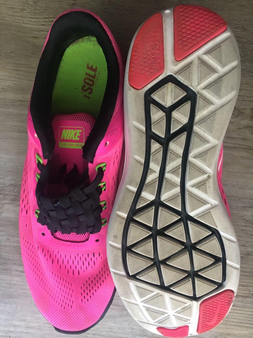 Nike Womens Run Shoes, Women's Fashion, Footwear, Sneakers on Carousell