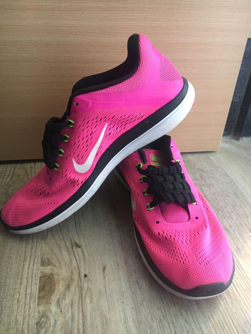 Nike Womens Run Shoes, Women's Fashion, Footwear, Sneakers on Carousell