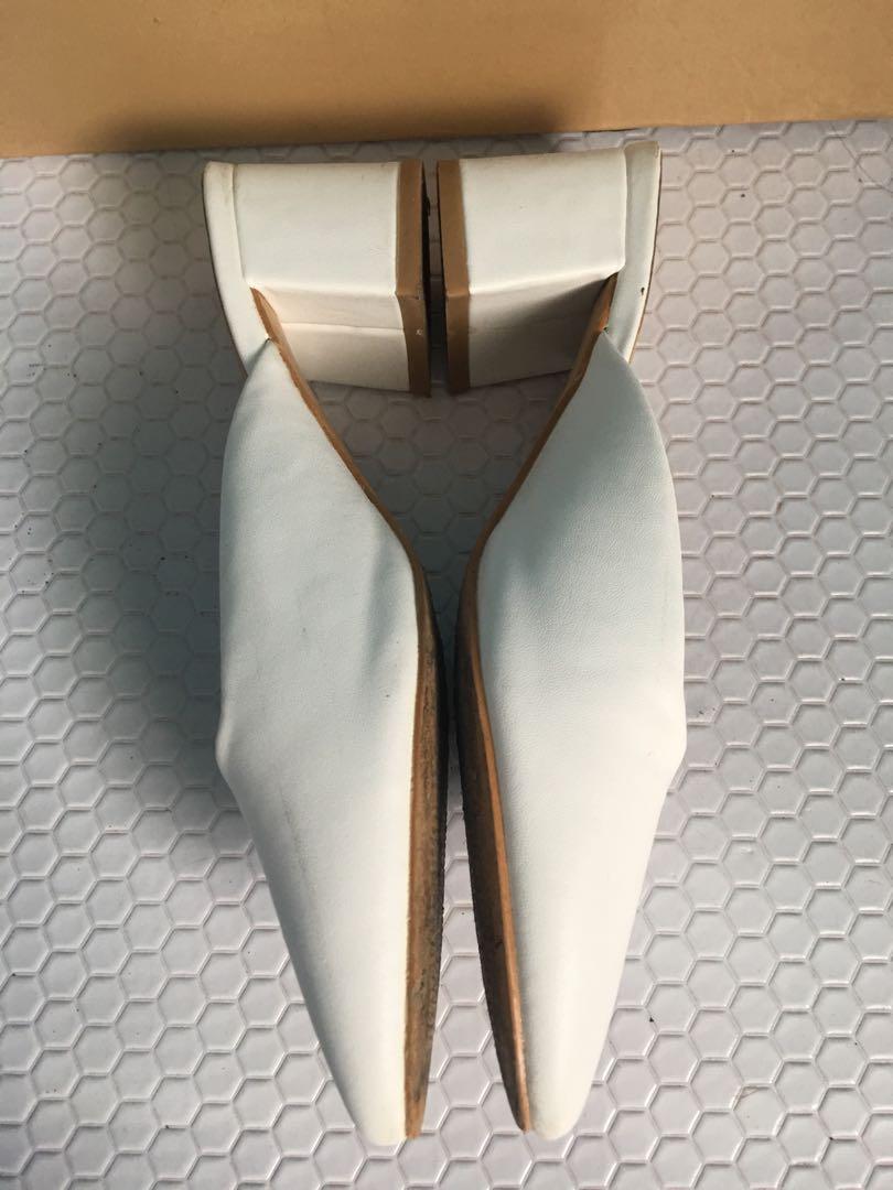 Parisian (Category: Heels) located in Iligan City. Submitted by hello_imaliah (Listing ID 239788835, Image 3). Description: Preloved Parisian Japunz. Used once. Can pass as brandnew..