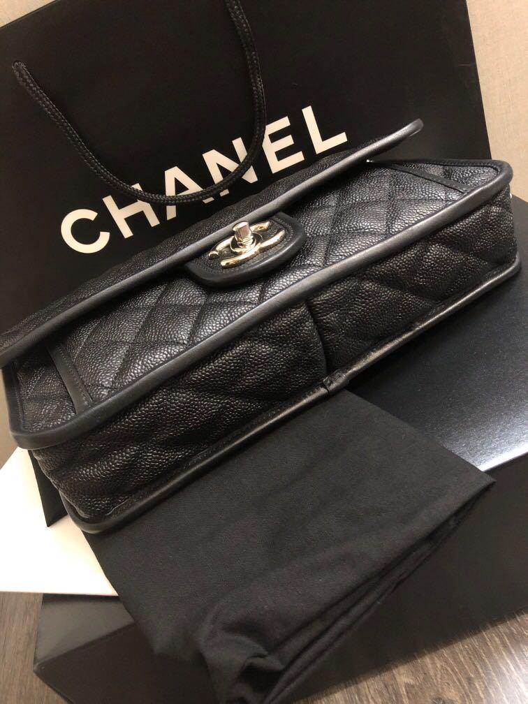 Chanel Sac À Rabat Ecru Leather Handbag (Pre-Owned)