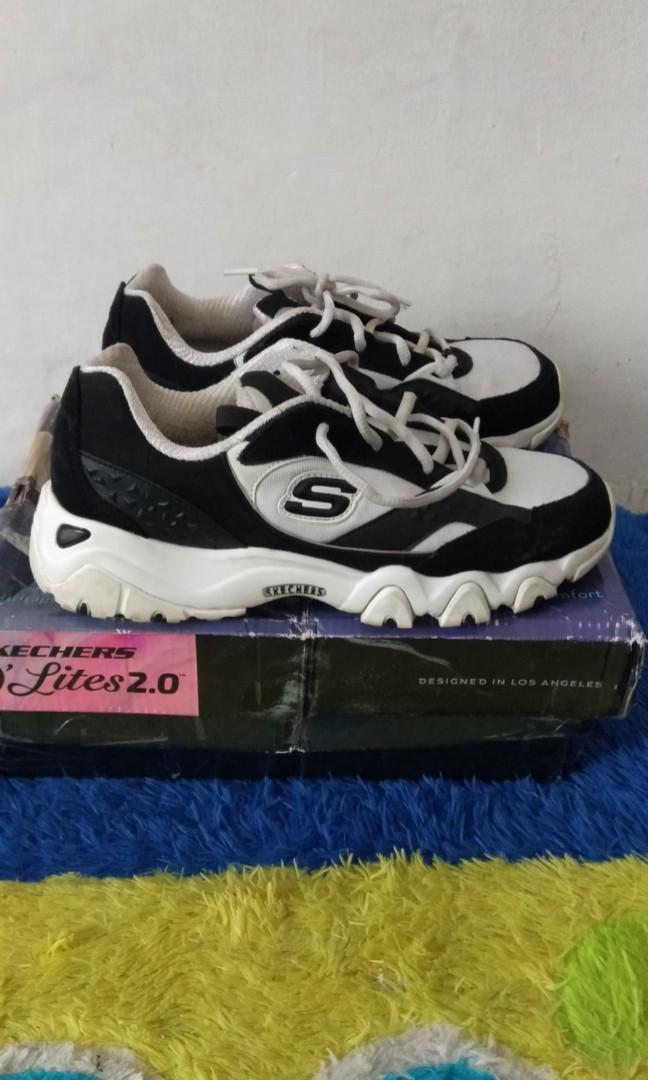 Skechers D Lites 2 0 Like New Fesyen Pria Sepatu Sneakers Di Carousell