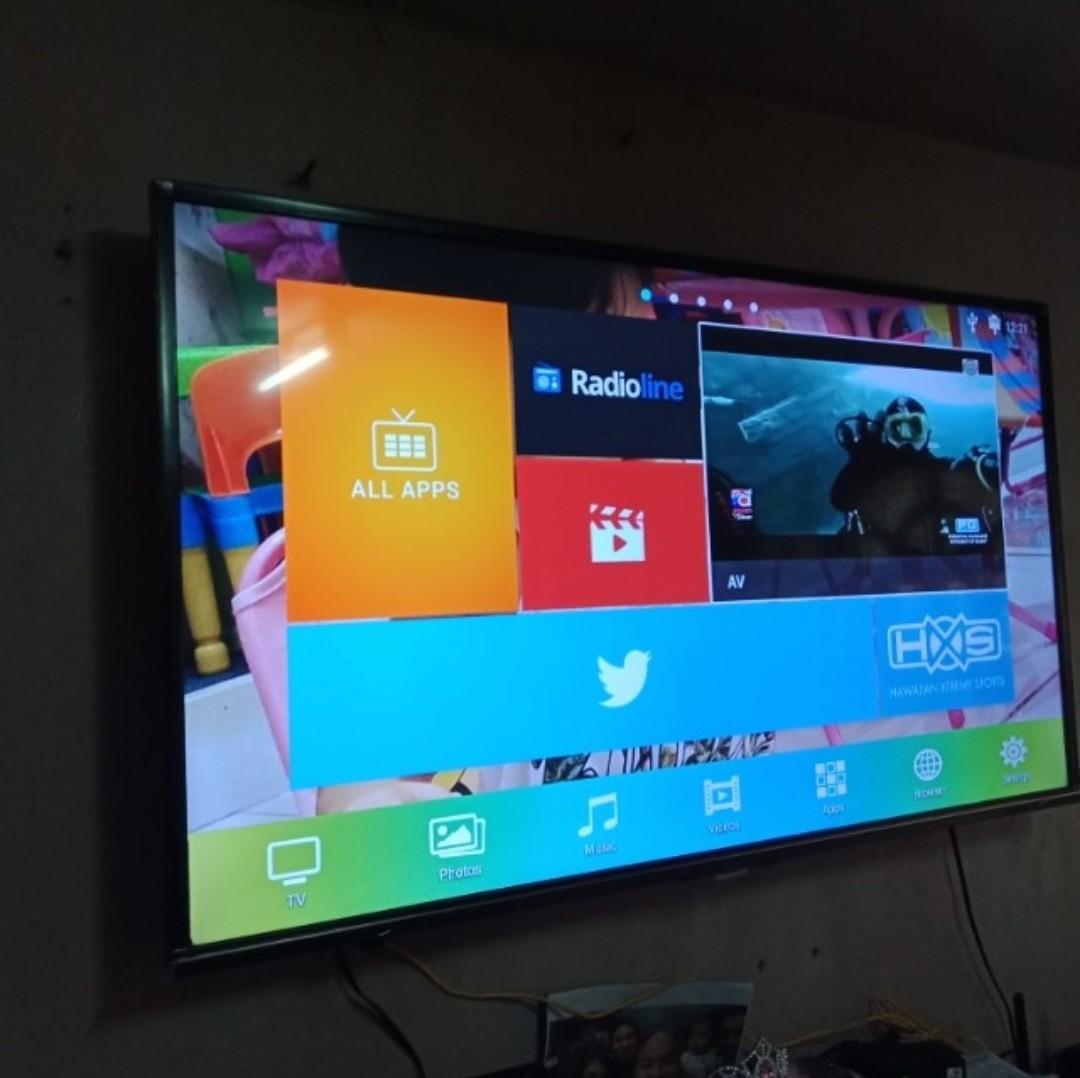 Skyworth SMART TV 55 with FREE ROKU Streaming Device TV Home