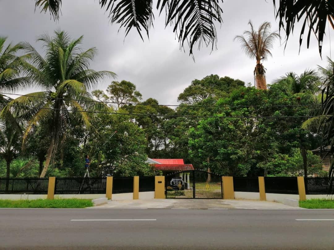 Tanah dusun, ada rumah batu tiptop dan pokok2 buah, Property, For 