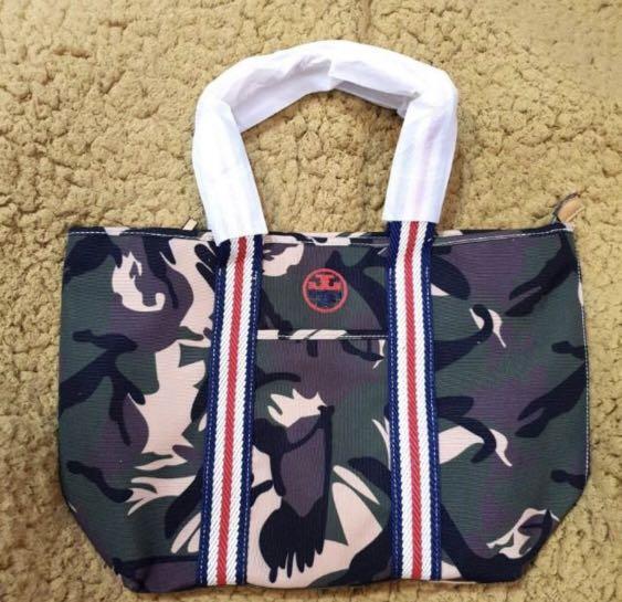 tory burch camo tote