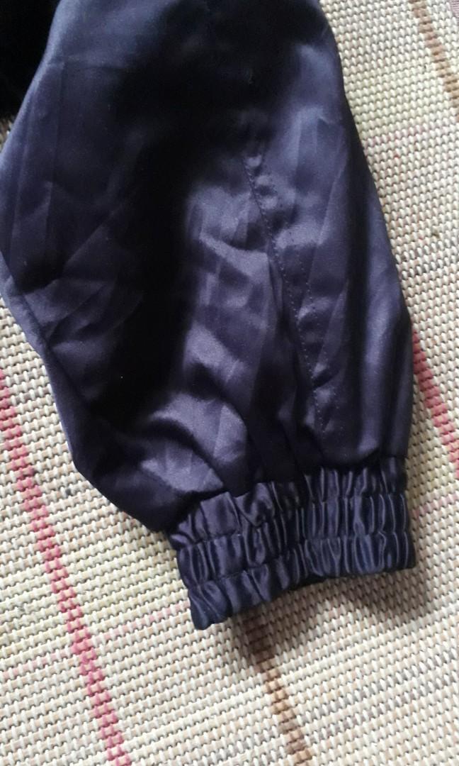 Winter jacket (Category: Other Tops) located in Petaling Jaya. Submitted by delayla6 (Listing ID 239822649, Image 2). Description: Winter jacket for ladies *condition: 9/10 *color : blue black *size : S till small M *used 1 time only *selling coz not suitable size already.