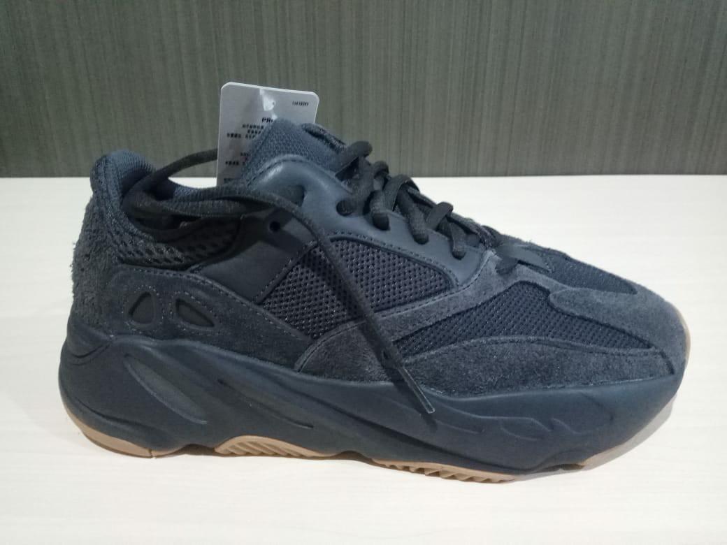 yeezy boost 700 original