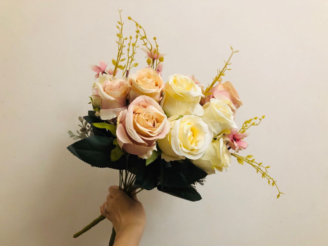 煙水色玫瑰絲花擺設兩束 傢俬 家居 Gardening Plants Carousell