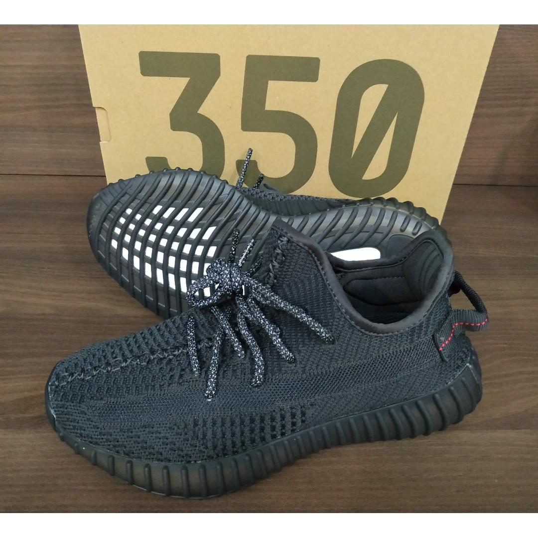 DS BRAND NEW YEEZY BOOST 350 V2 STATIC BLACK