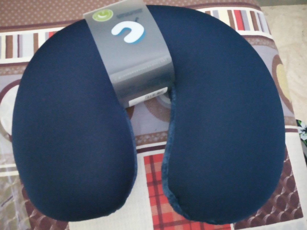 American tourister store travel pillow