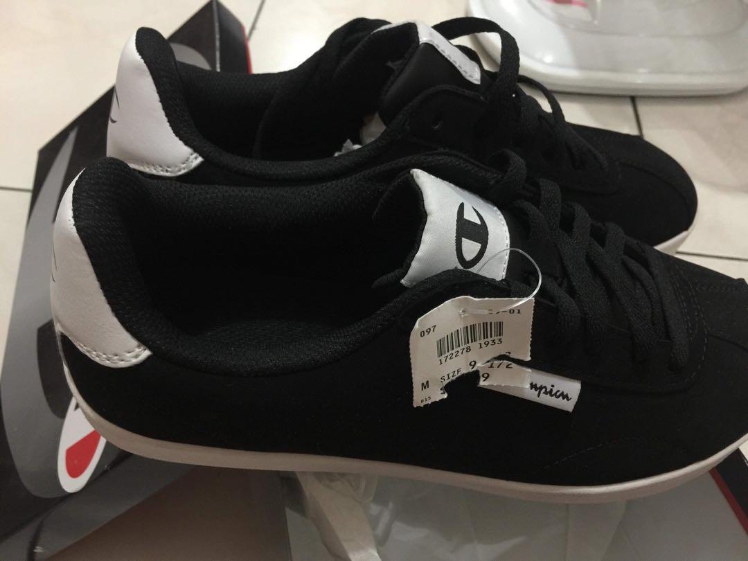 Authentic Champion Sneakers (Category: Sneakers) located in Angono. Submitted by katzreena (Listing ID 240077148, Image 2). Description: Brandnew champion shoes Galing US padala walang gagamit dito samin 😊.