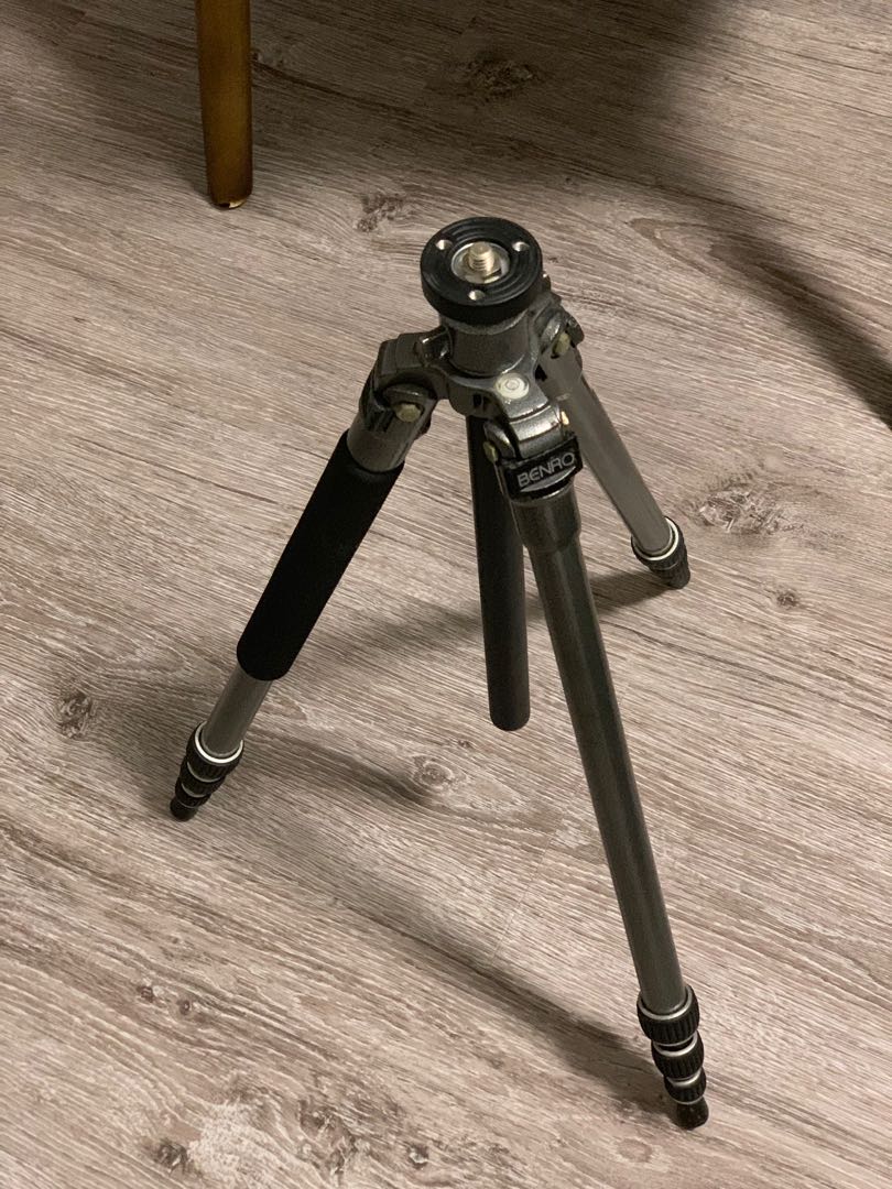 Benro A058 tripod. No ball head No bottom hook, Photography