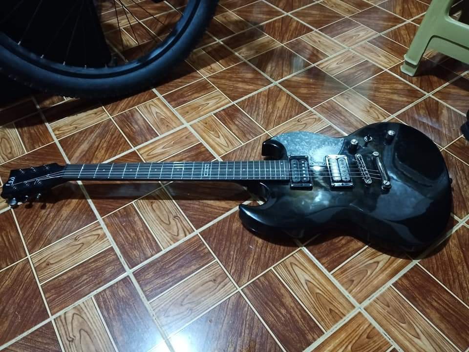 ESP LTD Viper 100fm Electric Guitar Sale or Swap, Hobbies & Toys, Music