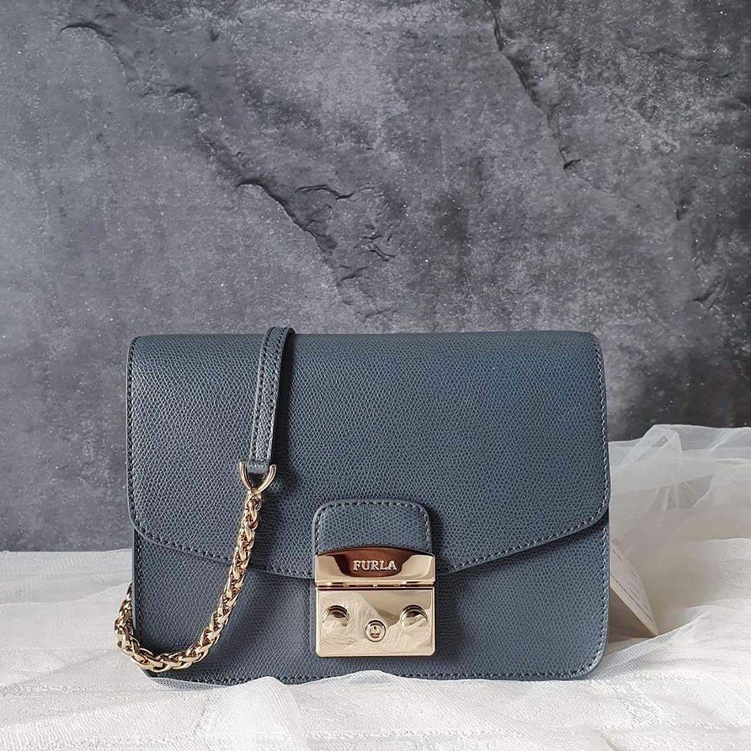 Furla metropolis S crossbody Ardensia size 21cm x 15cm x 9cm