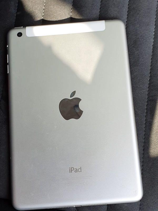 Ipad Mini 3 (Category: iPad) located in Singapore. Submitted by welyn (Listing ID 239957718, Image 3). Description: Description 64 gb LTE set. Good condition without dents.9.5/10 Very minimal surface wear. Come with charger. No box Delivery can be arranged .