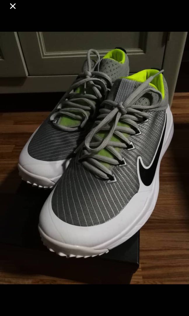 tw 16 golf shoes