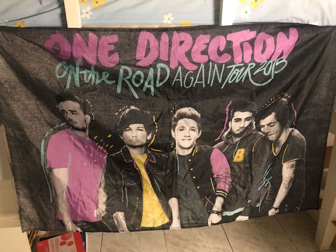 One Direction On The Road Again Tour Banner 100 Official Merchandise Music Media Cd S Dvd S Other Media On Carousell