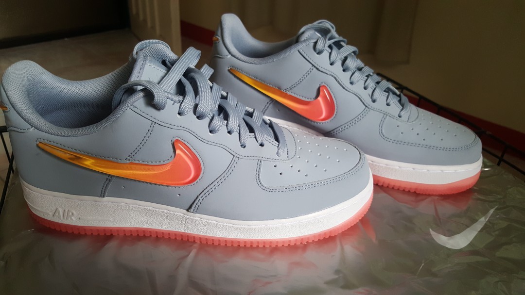 without less shoes nike