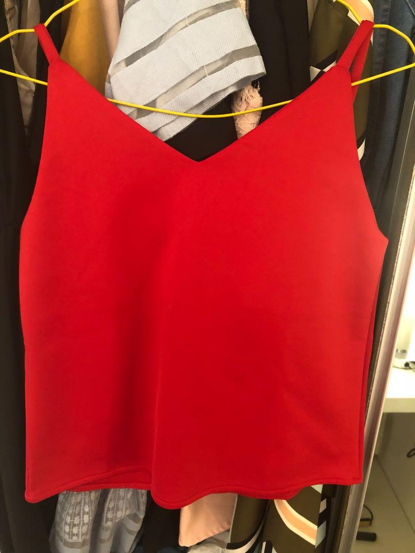 Pretty red tops, Fesyen Wanita, Pakaian 