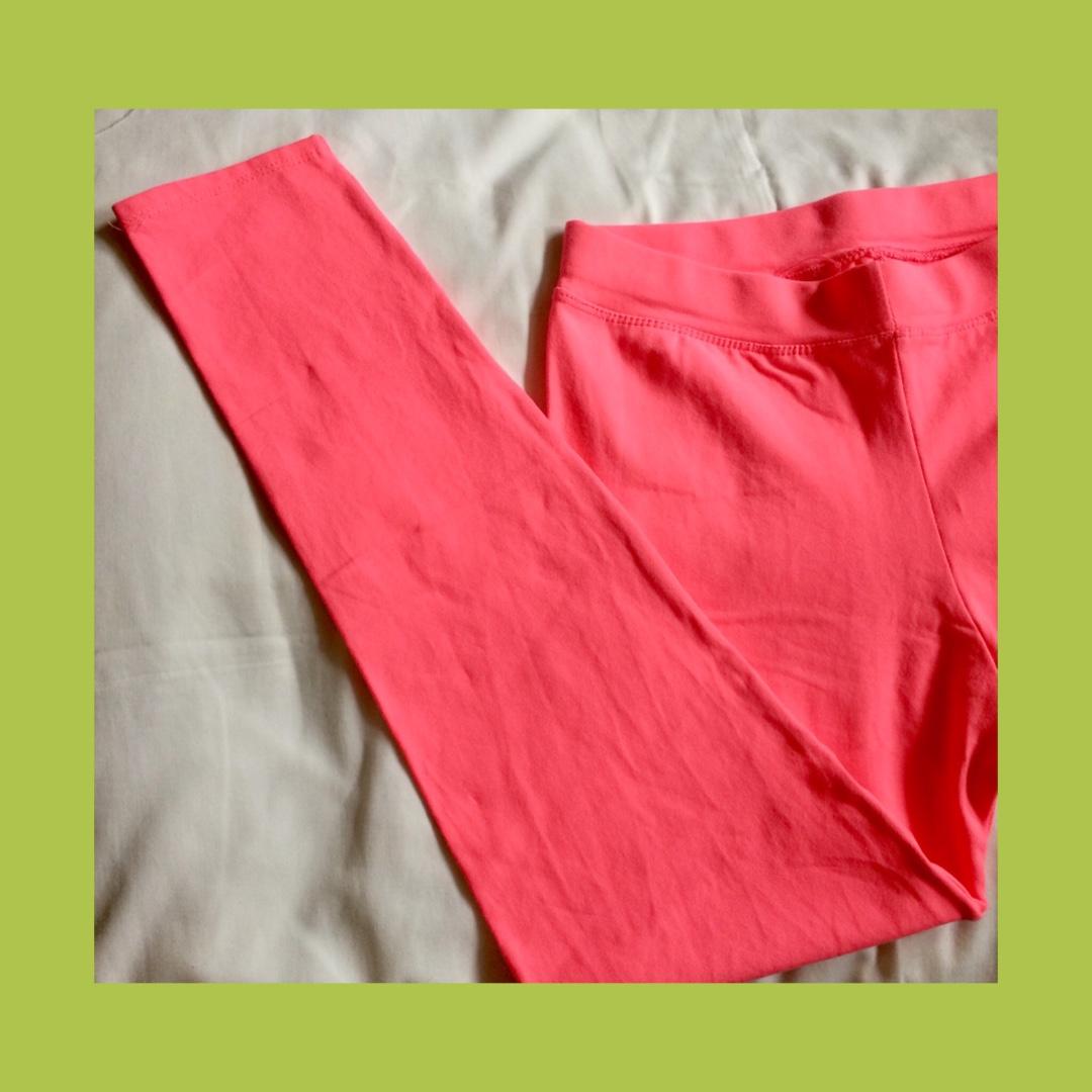 TRENDY - neon pink leggings (Category: Activewear) located in Pasig City. Submitted by trendythrift_ (Listing ID 240000084, Image 1). Description: - fits small to semi medium - never used - no flaws 📲​ order forms to be sent through PM Complete Name: Complete Delivery Address: Contact Number/s: Name and screenshot of order/s: Shipping Option: Date of Payment: 💌 send me a PM for more details and possible questions about the product.