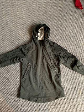Lululemon Anorak. Size S.