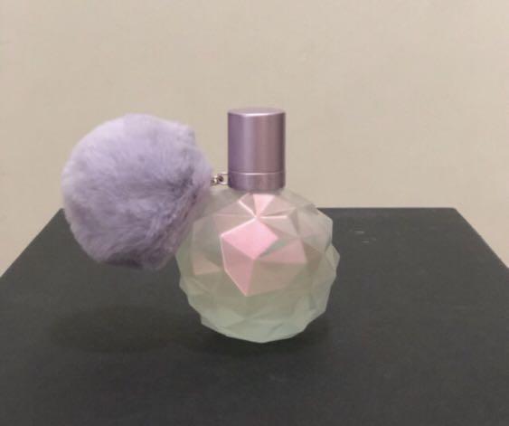 Ariana Grande Perfume Moonlight Edp Kesehatan Kecantikan Parfum Kuku Lainnya Di Carousell