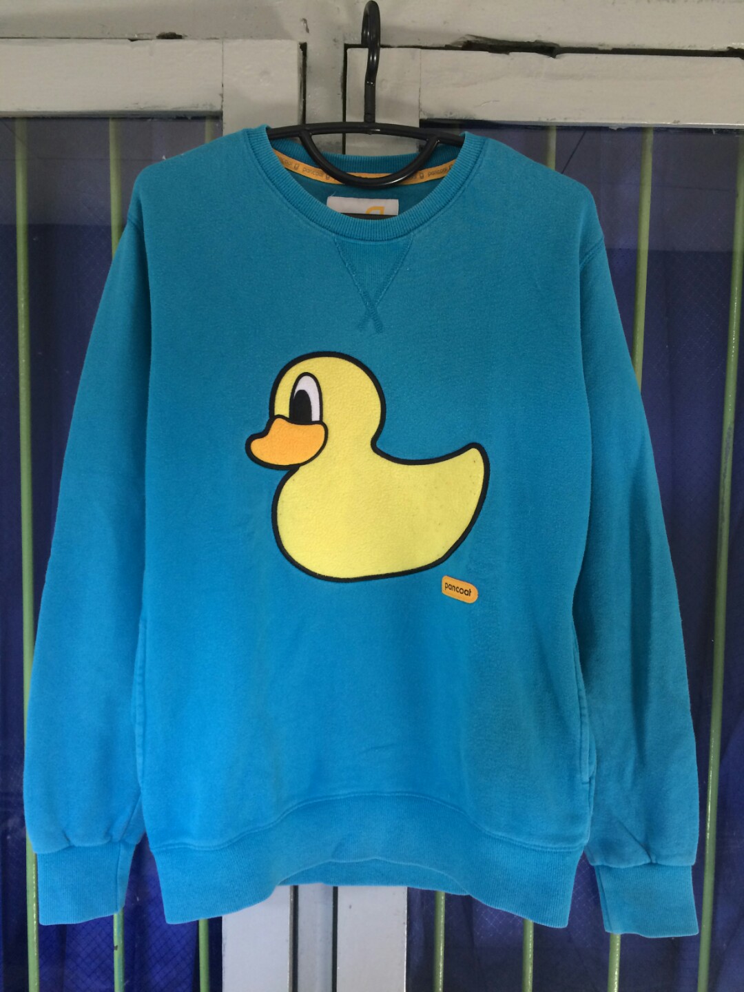 Crewneck Sweater Pancoat Bebek Biru Fesyen Pria Pakaian Atasan Di Carousell