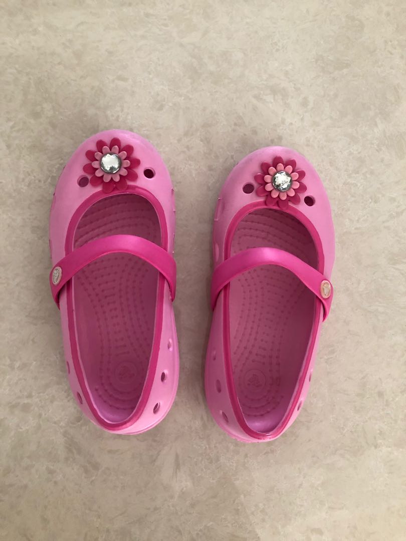 little girl crocs